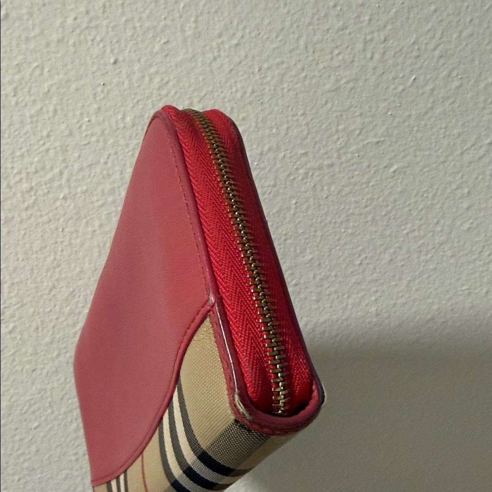 Burberry Red Wallet with Iconic Check Pattern - Picture 8 of 17